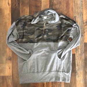 Women’s quarter zip fashion sweatshirt